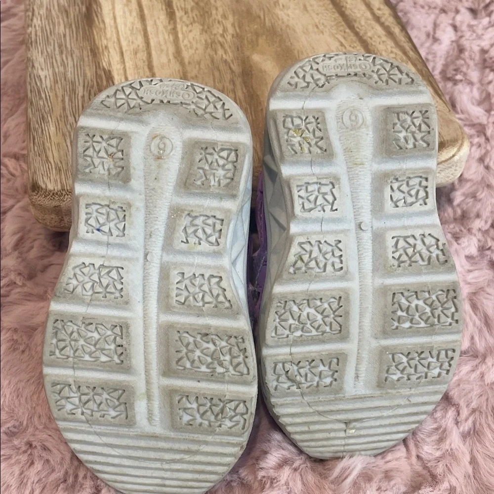 OshKosh B'gosh Kids Lavender Sneakers, size 6
